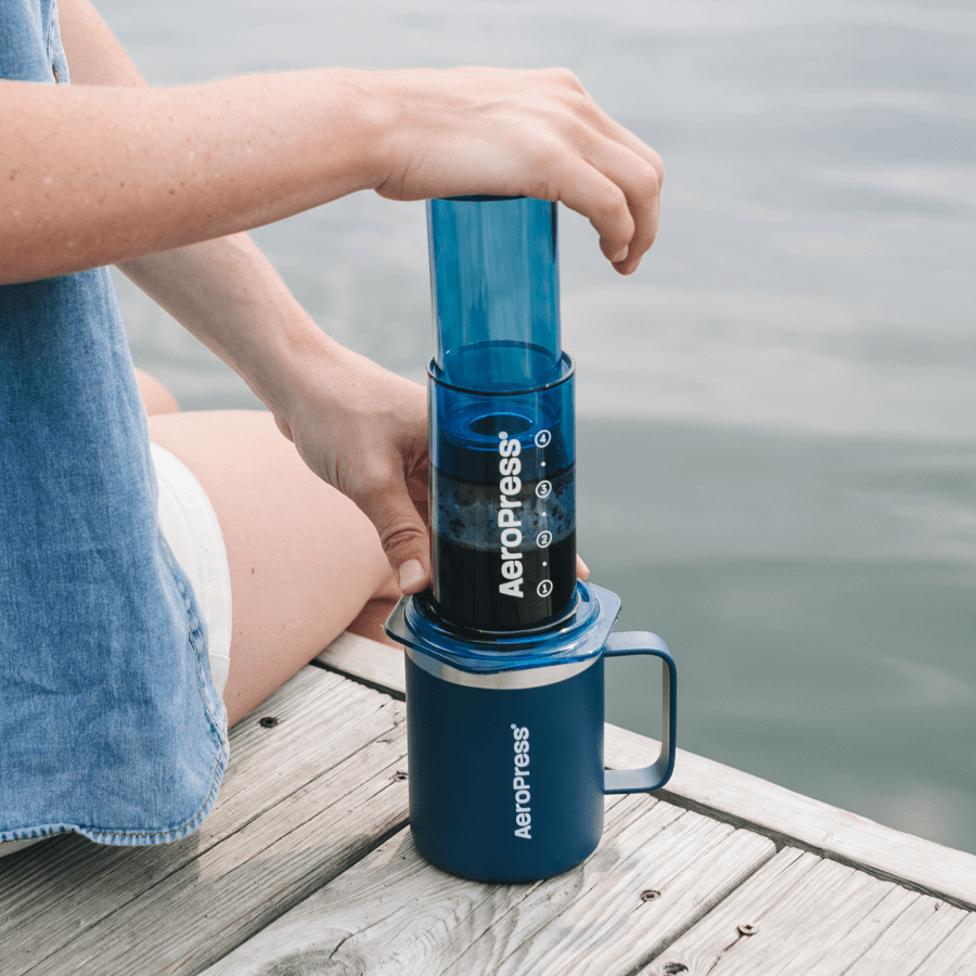 aeropress-travel-mug-reisebecher-edelstahl-blau-355-ml image 4