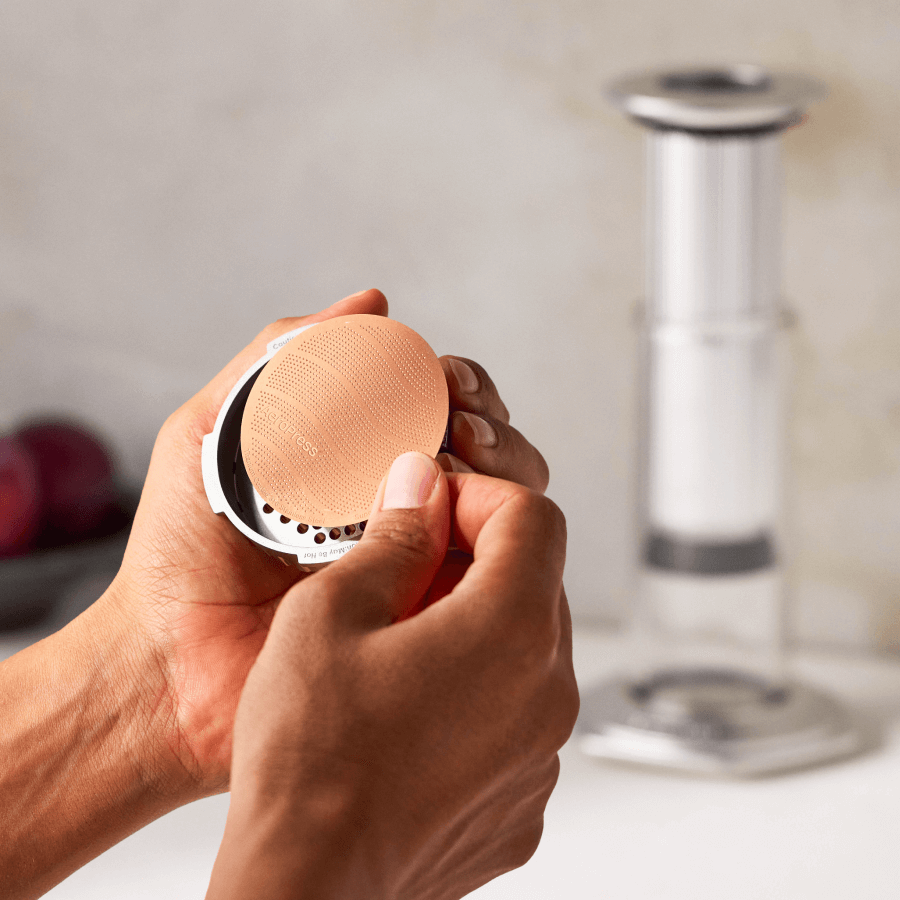 aeropress-bundles-premium-20th-anniversary-kaffeebereiter-silber image 3