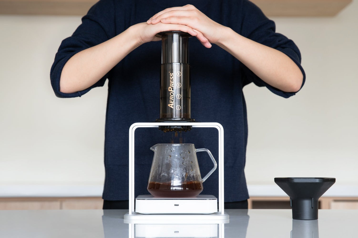 acaia-titan-brew-stand-br-hstation-f-r-pearl-waage image 2
