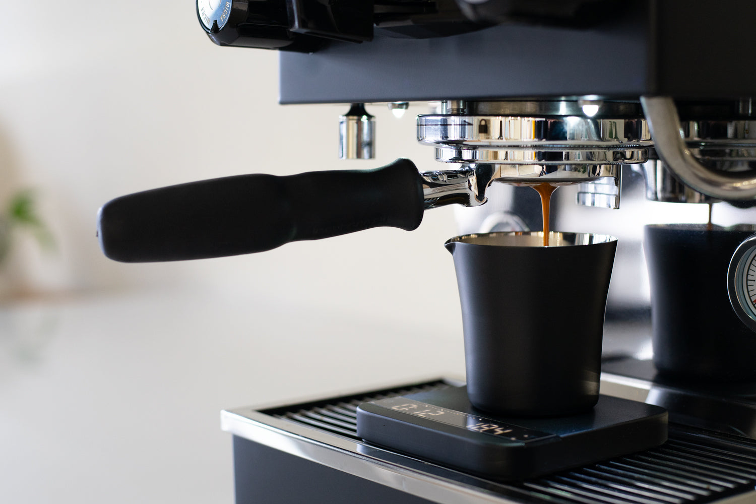 acaia-accessories-spouted-cup-espressobecher-schwarz-120-ml image 8