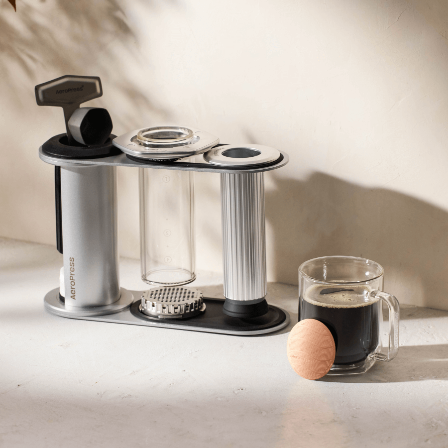 aeropress-bundles-premium-20th-anniversary-kaffeebereiter-silber image 8